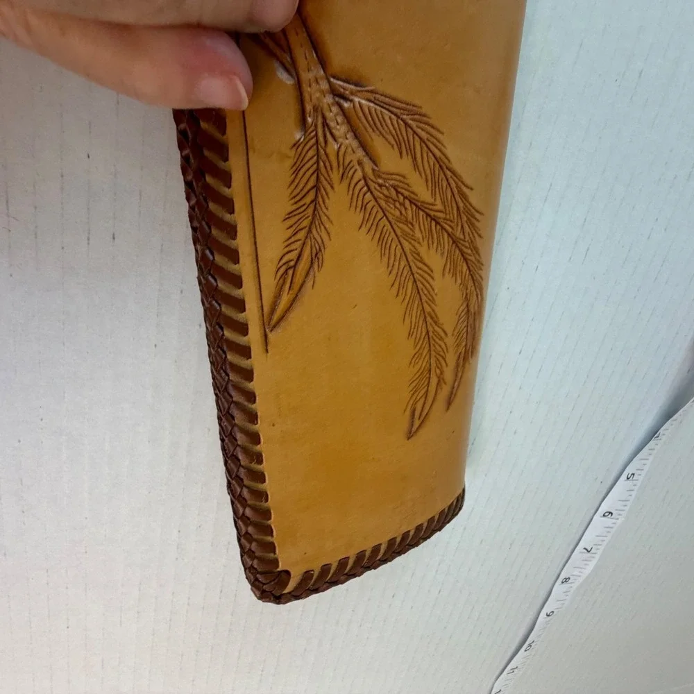 Vintage Hand Tooled Leather Checkbook Cover Floral Ferns Bi-Fold Wallet